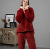 Afbeelding in Gallery-weergave laden, Fluffy Night -  Vrouwen Fleece Pyjama Set | Gooi Je Energierekening Omlaag!